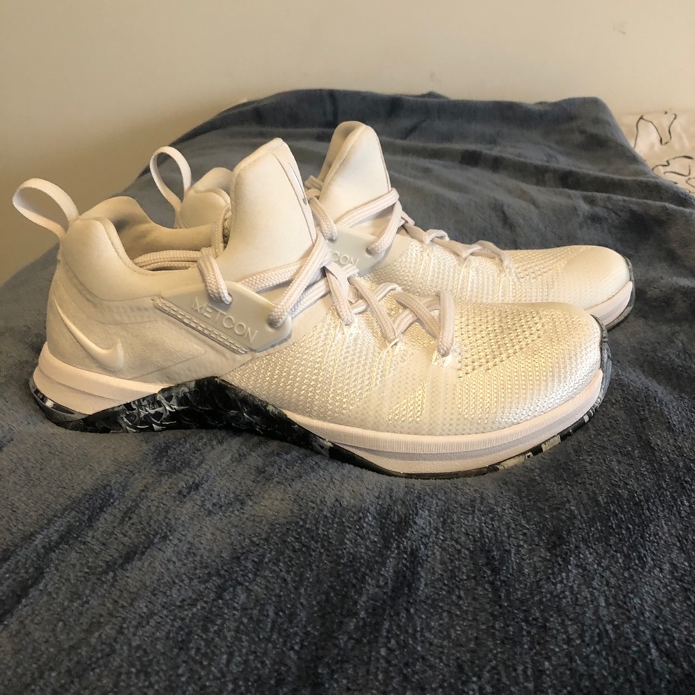 NIKE WOMENS METCON FLYNIT 3